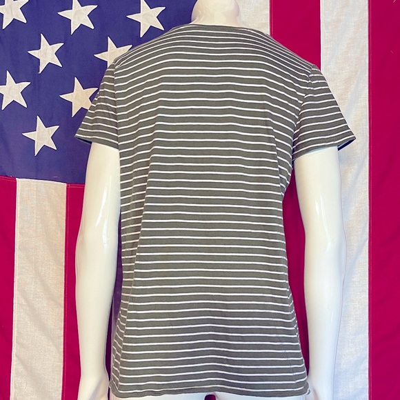 GAP Women’s olive & white striped v-neck tee - Picture 2 of 3